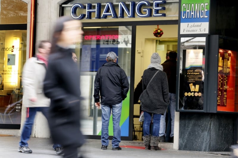 Les volumes sur le marche des changes dopes par la volatilite