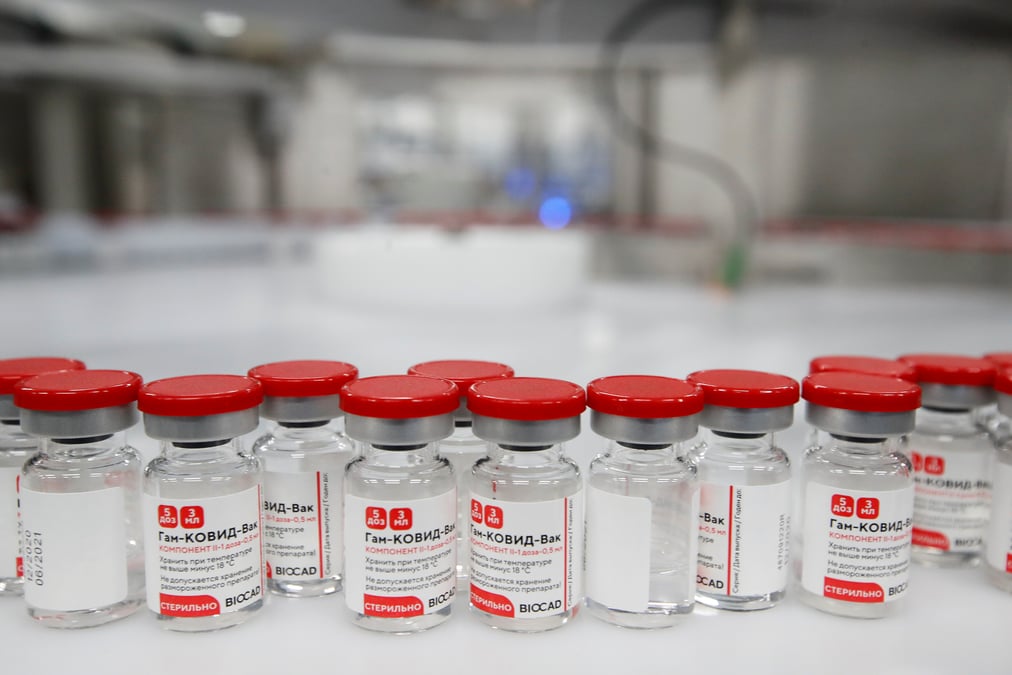 Nouveaux essais du vaccin russe spoutnik v, efficace a 91,4%