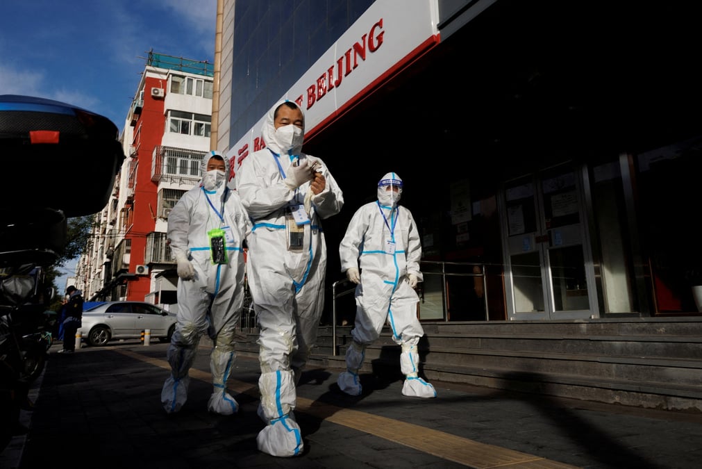 Photo d'archives d'agents de prevention des epidemies pendant la pandemie de covid-19 a pekin