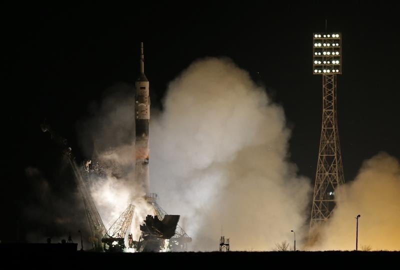 La capsule spatiale russe progress-59 plonge vers la terre