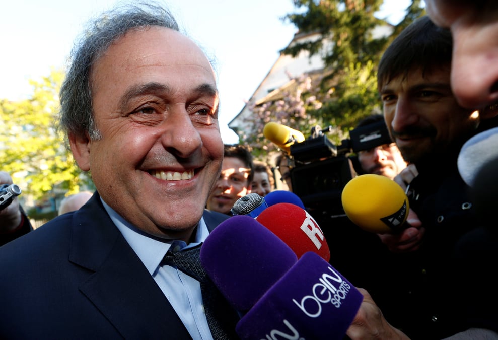 Michel platini devant le tas