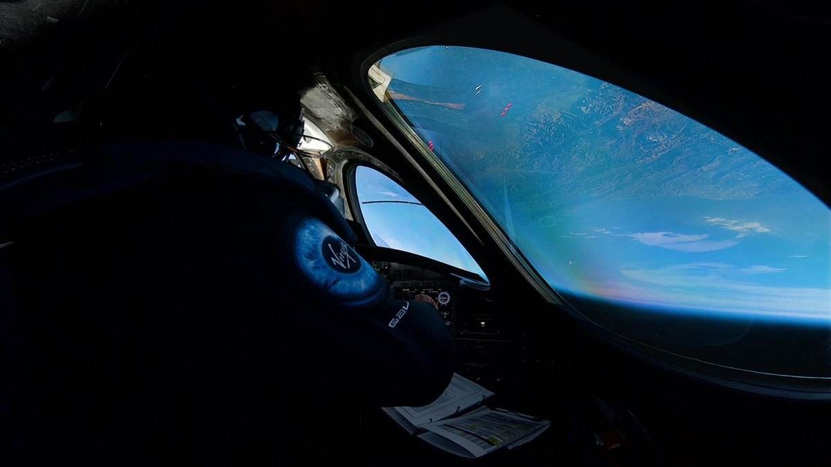 Vue du cockpit à plus de 80 km d’altitude