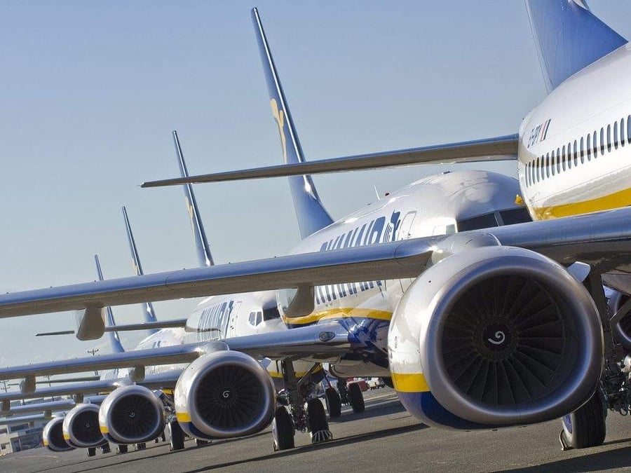 Ryanair dispose à présent d'une flotte de 455 Boeing 737 et 19 Airbus A320.