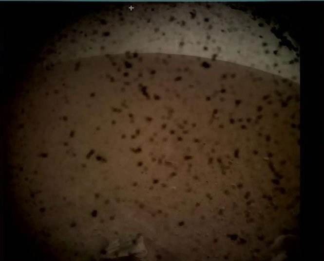 Premier cliché reçu de la sonde InSight