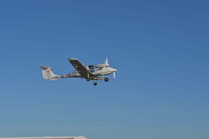 DA 40 flying test bed.
