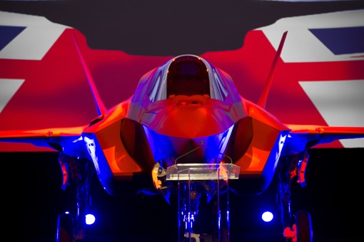 Le Danemark remettra peut-être en cause l'acquisition de F-35, en raison des coûts en hausse du programme et des problèmes techniques liés au JSF.