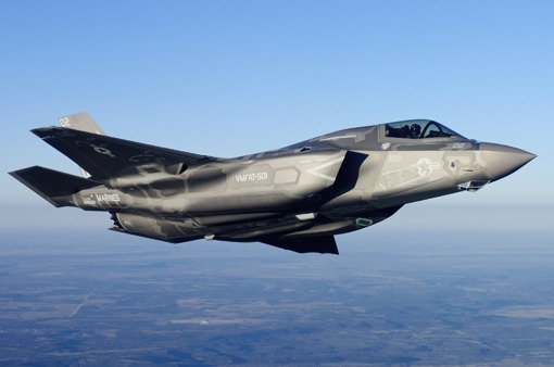 La décision du gouvernement canadien d'acquérir -ou non- 65 F-35 est attendue avec impatience par les Etats-Unis. Si l'appareil n'est pas retenu, les autres pays partenaires du programme souffriraient de coûts majorés.