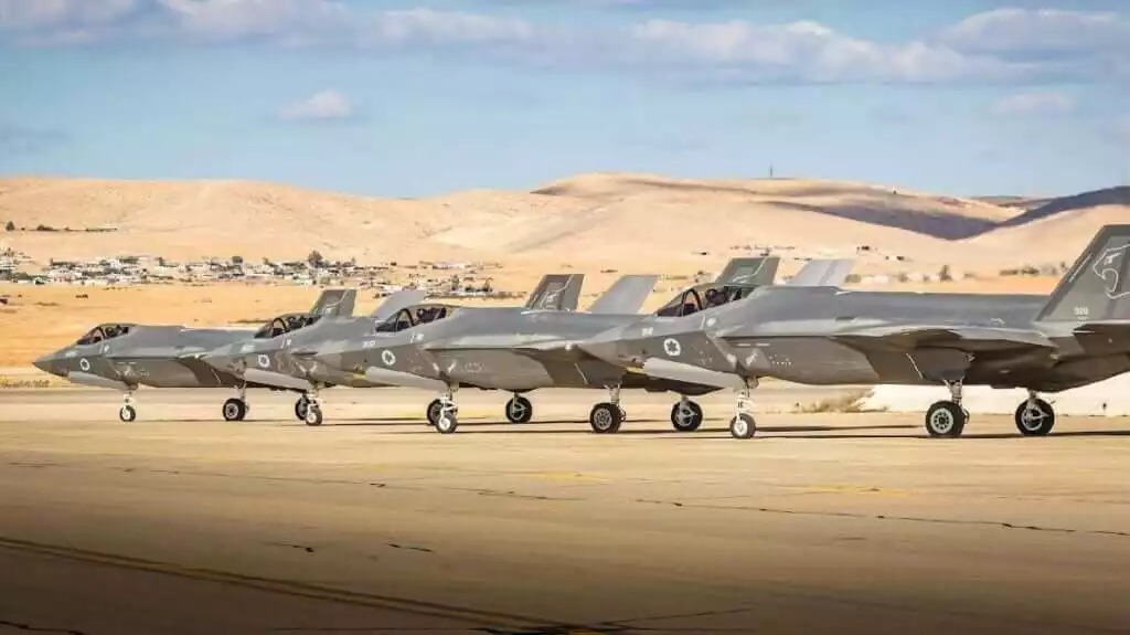 Des F-35 israéliens garés sur la piste. (Ministère de la Défense israélien)