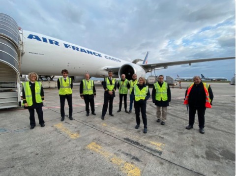 Premier Boeing 777 Cargo de fret médical venu de Shanghai