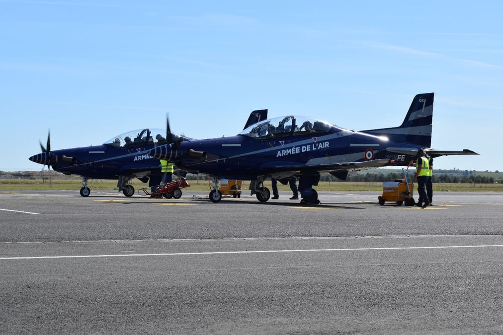 Les instructeurs de l'armée de l'Air se familiarisent avec le PC-21