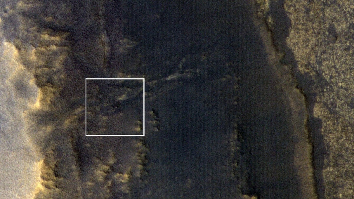 La zone où s'est immobilisé le rover MER B cet été, photographiée par la sonde MRO