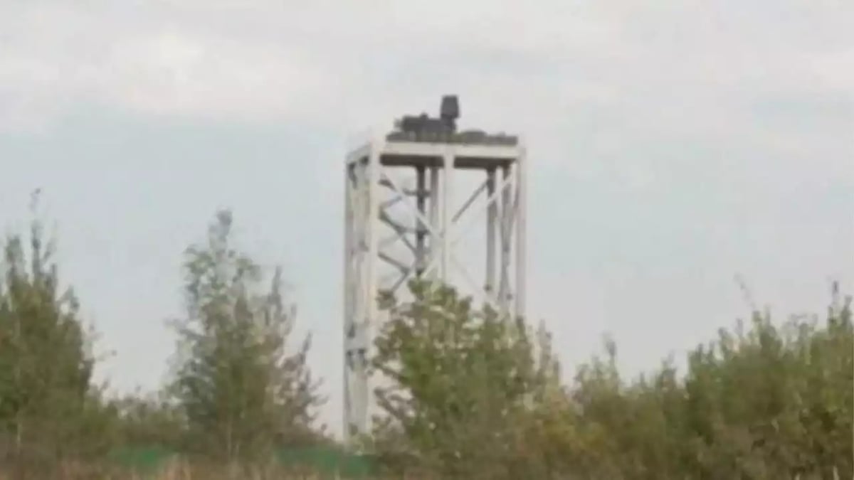 Nouveau déploiement de Pantsir sur une tour métallique dans les environs de Moscou.