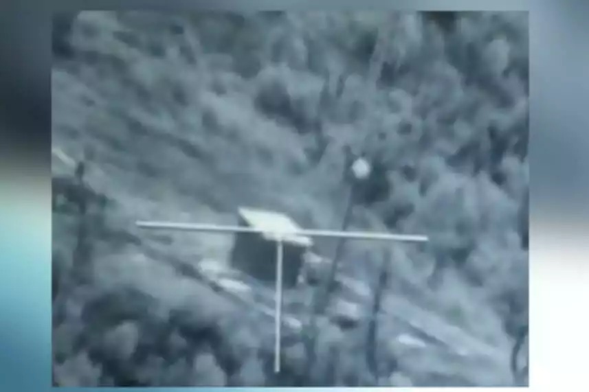 Station de communication arménienne prise pour cible par une munition rôdeuse Harop