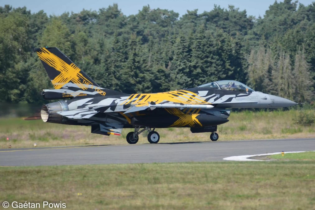 F-16A Block 20 MLU "X Tiger" belge en plein décollage.