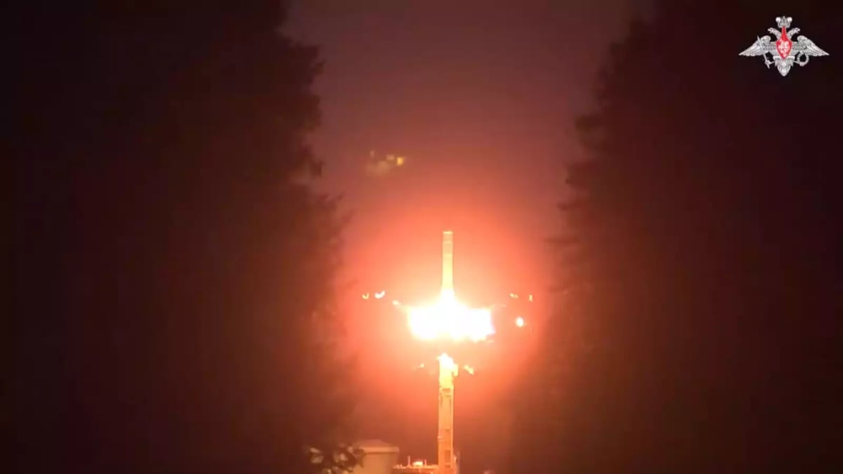 Tir d'un ICBM SS-24 Yars russe depuis le cosmodrome de Plessetsk le 25 octobre 2023.