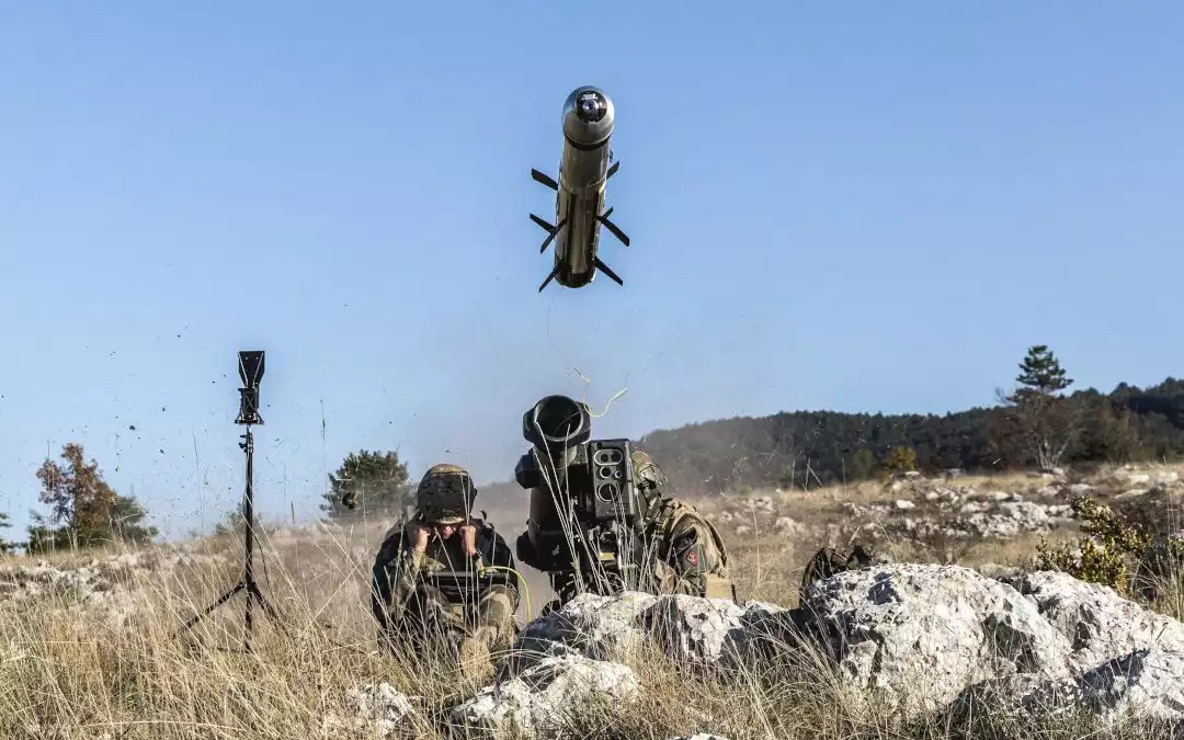 Tir d'un missile antichar Akeron MP.