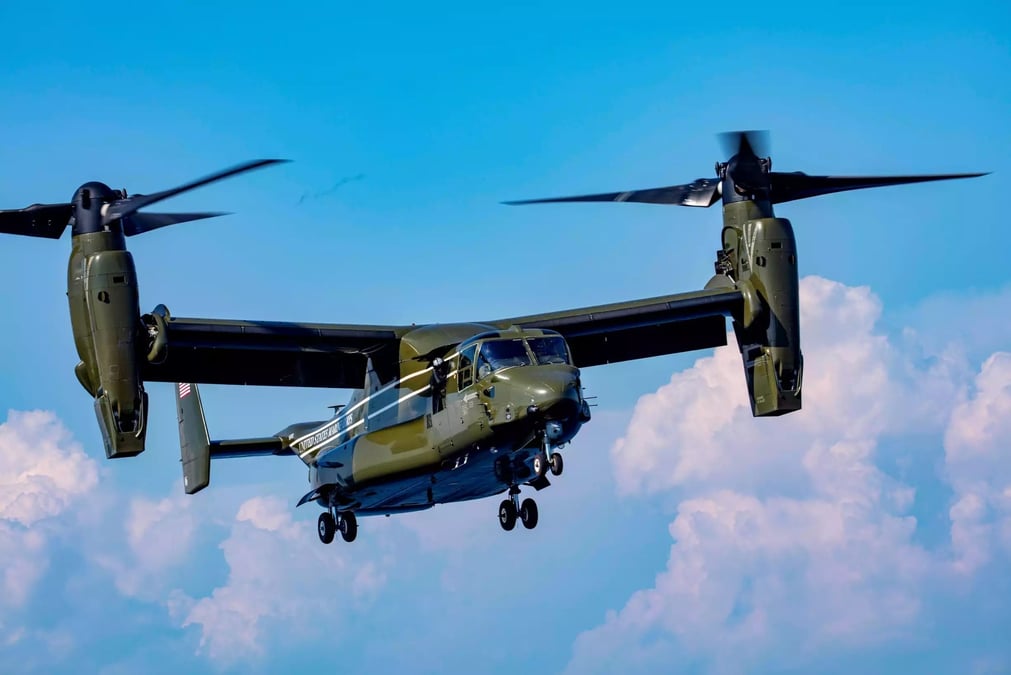 Appontage d'un MV-22B Osprey (escadron HMX-1) dans le cadre d'une opération de ravitaillement du LPD USS New York (14 juillet 2020).