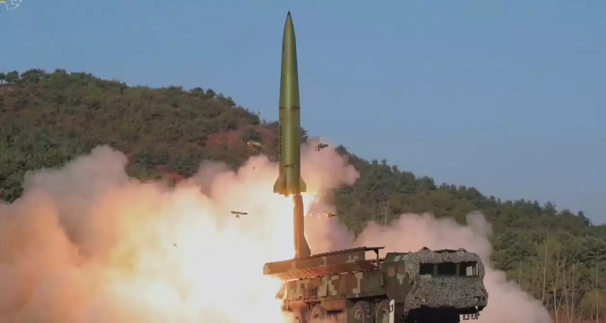 Lancement d'un missile balistique courte portée KN-23 nord-coréen (23 mars 2023).