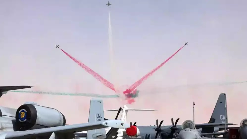 L'équipe de voltige aérienne des Saudi Falcons lors du World Defense Show 2024, le 4 février 2024.