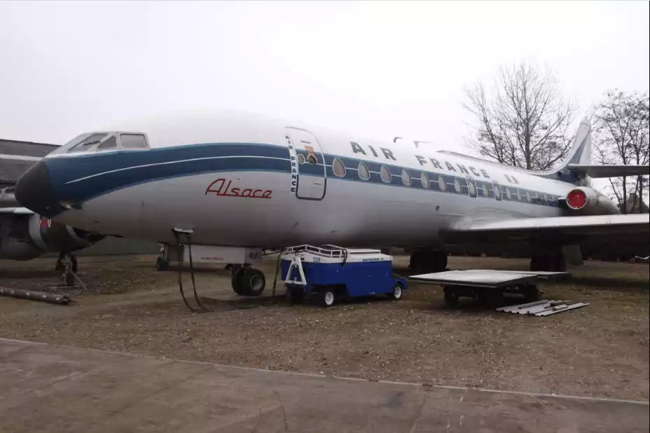 La Caravelle, avec laquelle Air France a fait son premier vol au départ de Roissy CDG.