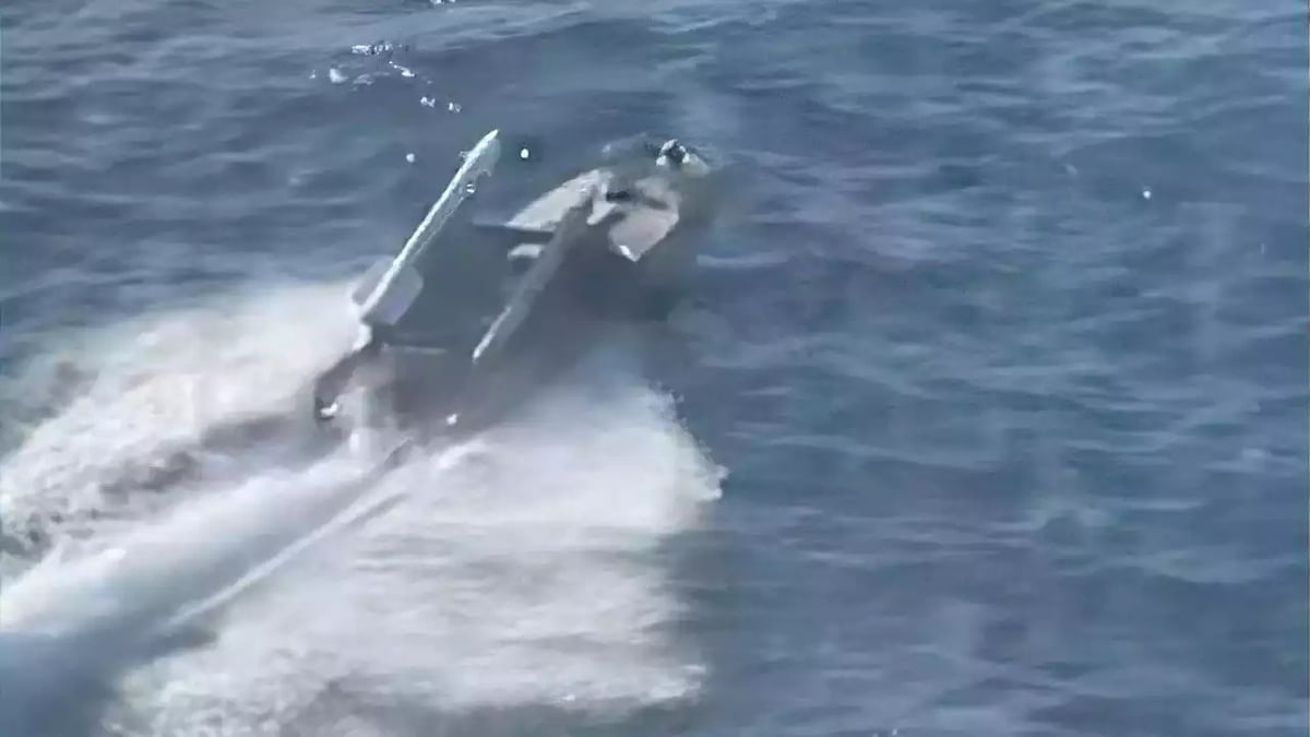 Première image d'un drone de surface ukrainien équipé d'un missile antiaérien moyenne portée R-73 (AA-11 Archer).