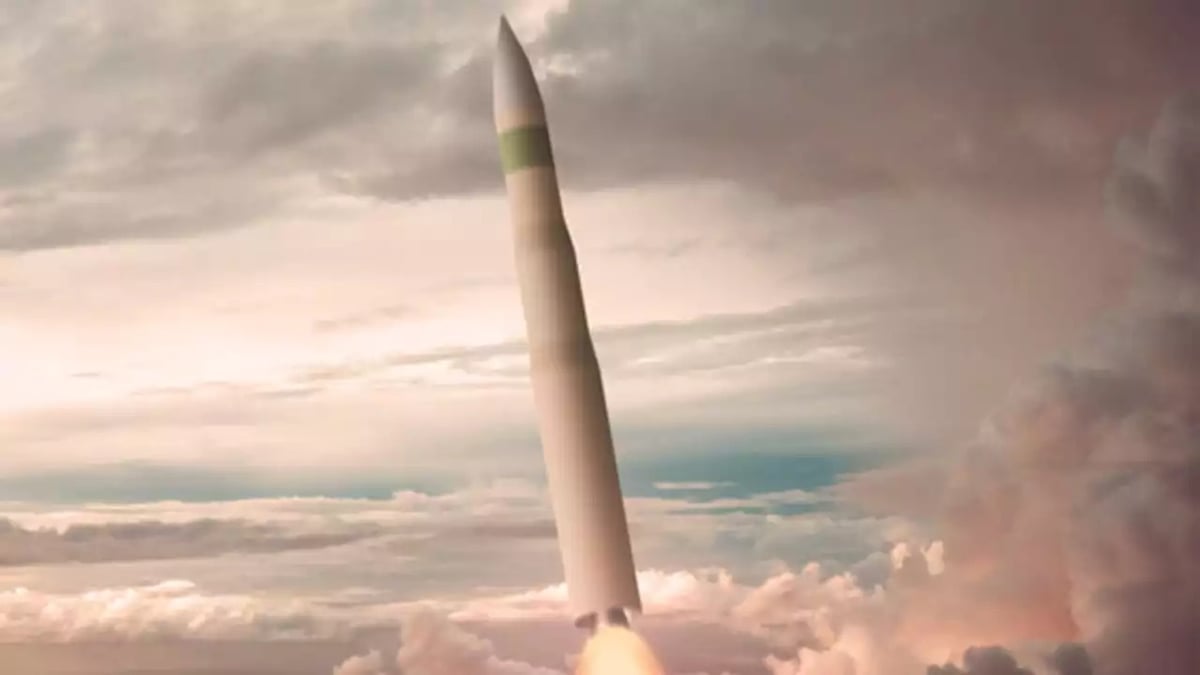 Représentation du lancement d'un missile balistique intercontinental LGM-35A Sentinel.