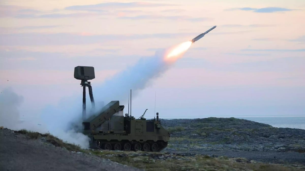 Tir d'un missile IRIS-T depuis un système antiaérien mobile courte portée NOMADS.