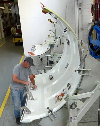 Fan cowl doors for Bombardier 7000 nacelle system.
