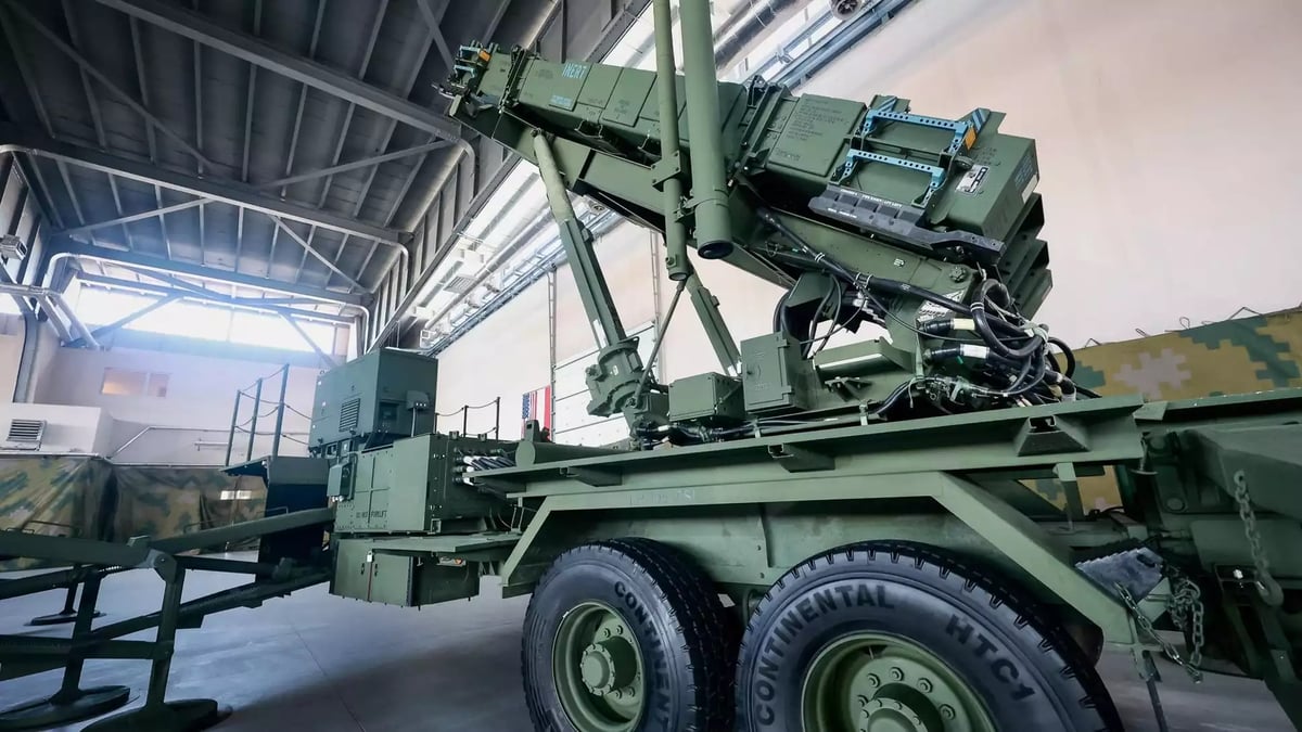 Lanceur M903 d'une batterie Patriot équipé de conteneurs de missiles PAC-3 MSE (inertes).