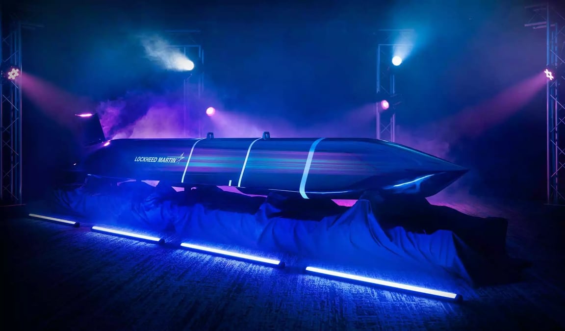 Modèle du missile de croisière JASSM XR lors de sa toute première présentation (16 septembre 2024).
