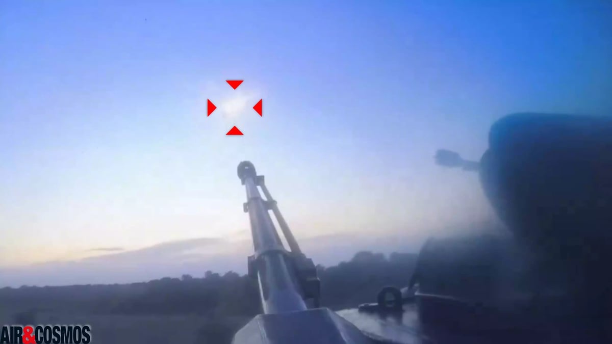 Destruction en plein vol d'un drone suicide Shahed russe par un Flakpanzer Gepard ukrainien.
