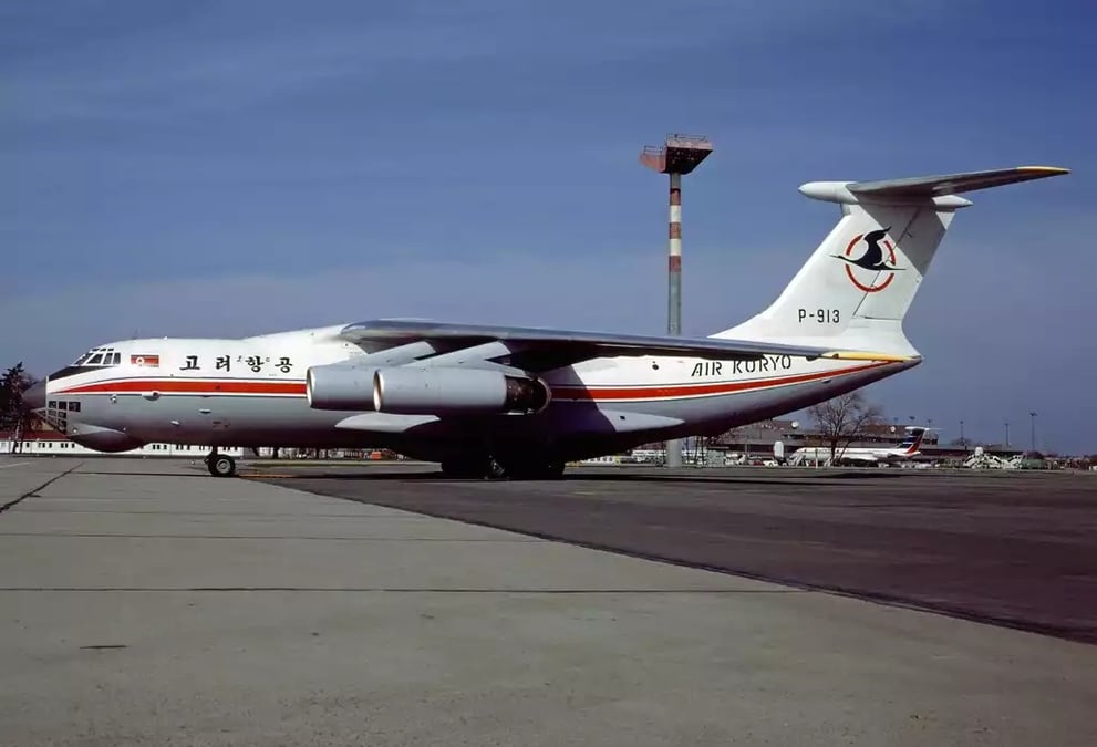 Il-76MD d'Air Koryo sur l'aéroport de Berlin-Schönefeld (avril 1993).