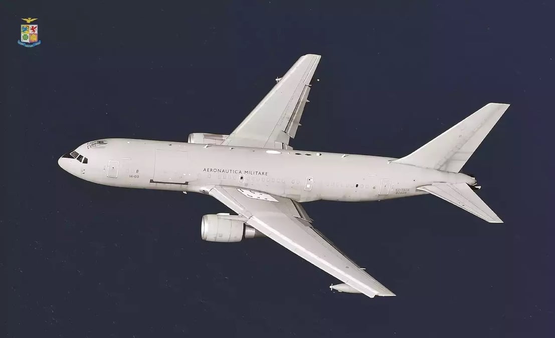 Ravitailleur KC-767A de l'Aeronautica Militare en vol.