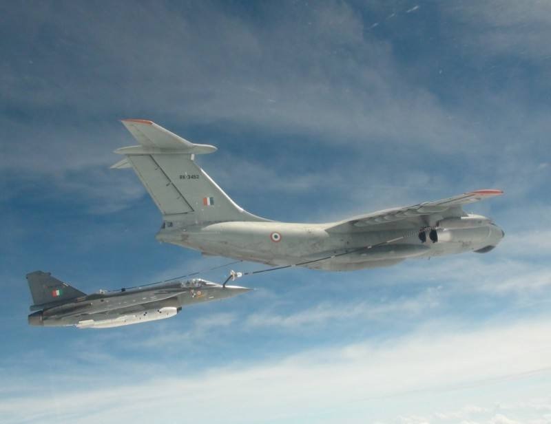 Tejas in-flight refuelling trial.