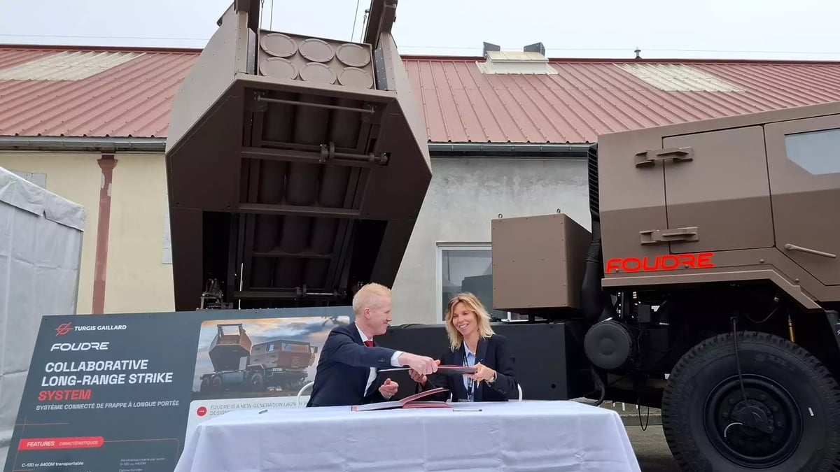 Signature d'accord pour l'intégration d'une conduite de tir d'Airbus Defence and Space sur le lance-roquettes multiple Foudre de Turgis Gaillard (8 octobre 2025).
