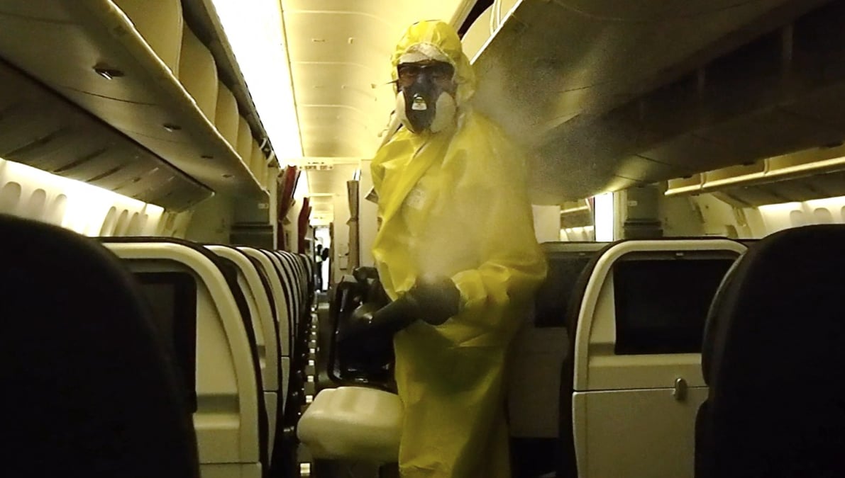 Les compagnies réalisent des opérations de dispersion d'un produit virucide, permettant d'assurer une absence de germe sur toutes les surfaces pendant plusieurs semaines.