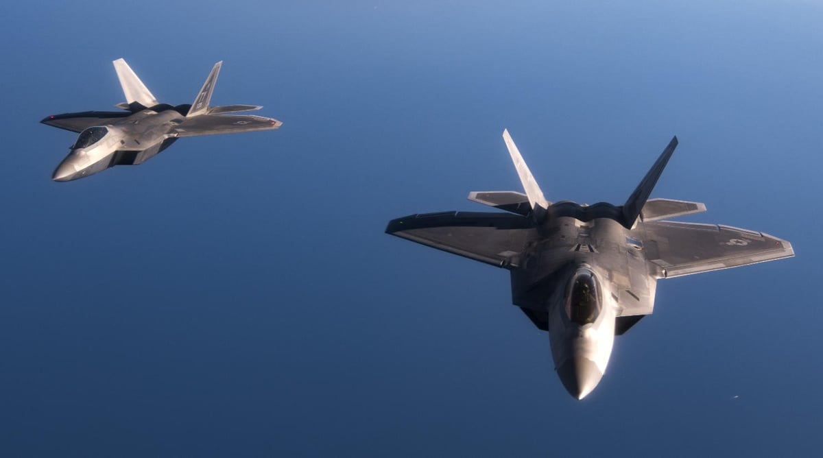 Les F-22 américains et les Eurofighter espagnols ont réalisé un entraînement conjoint.