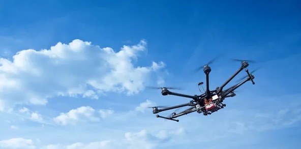 Drone Solutions propose des missions d'assistance par drones 24H/24.