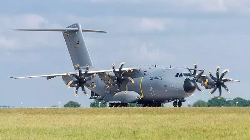 54+01_German_Air_Force_Airbus_A400M_ILA_Berlin_2016_12