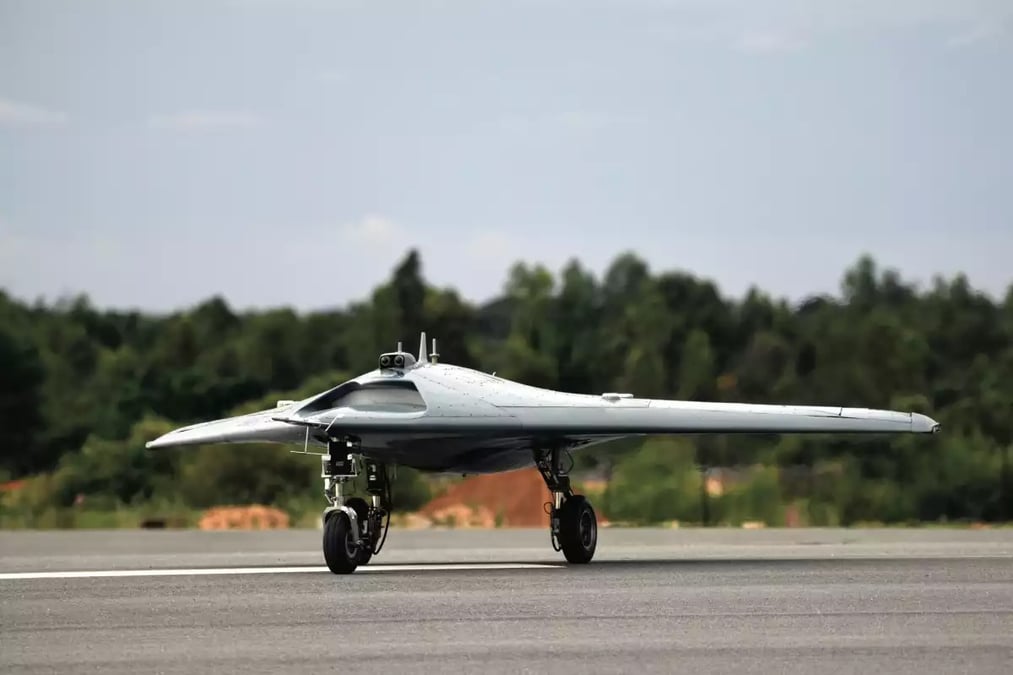 Le drone SWiFT, modèle réduit du futur UCAV Ghatak.