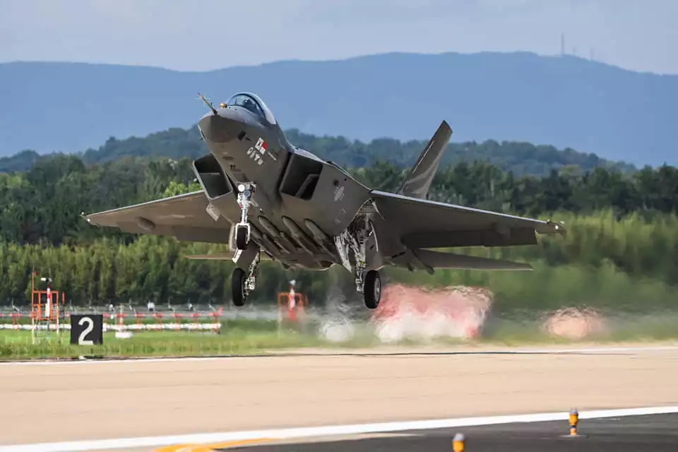 19 juillet 2022 : premier décollage du KF-21 sud-coréen.