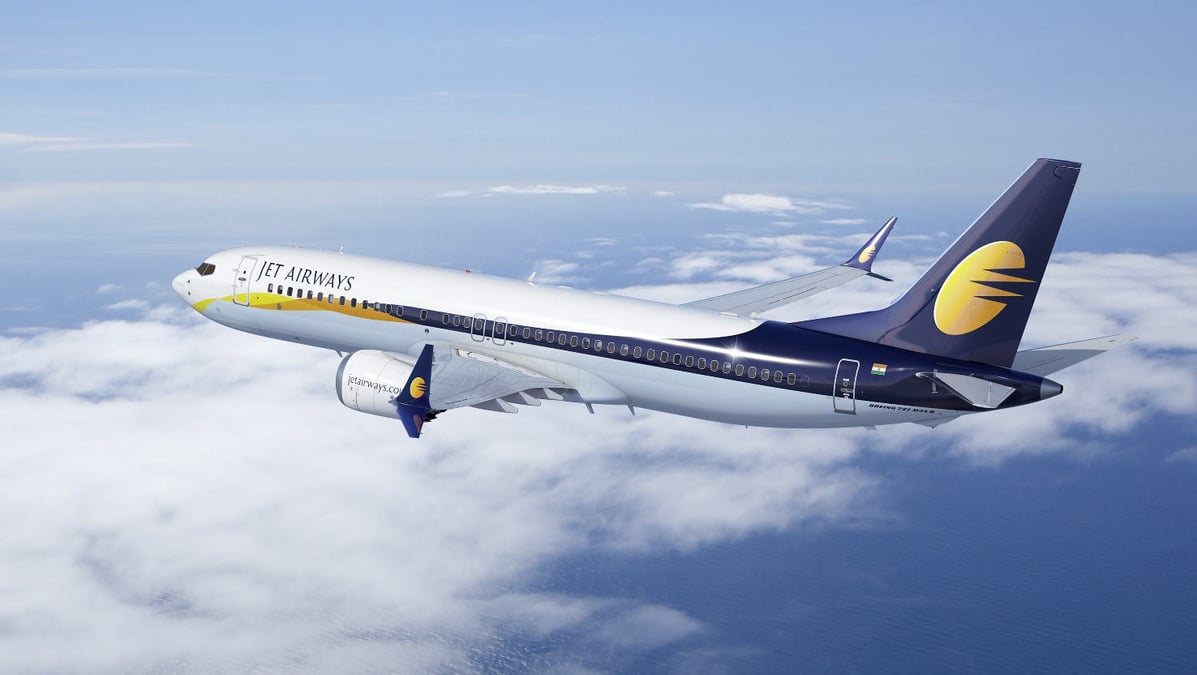 Boeing 737 MAX 8.