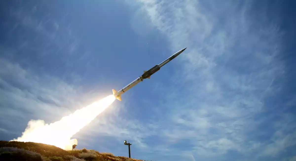 Photo du 100ème lancement du missile GQM-163A "Coyote", reprenant les caractéristiques de missiles anti-navires.