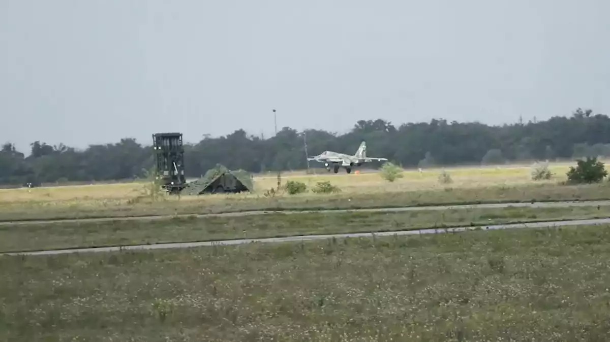 Une partie de la batterie de S-350 russe déployée à Taganrog.