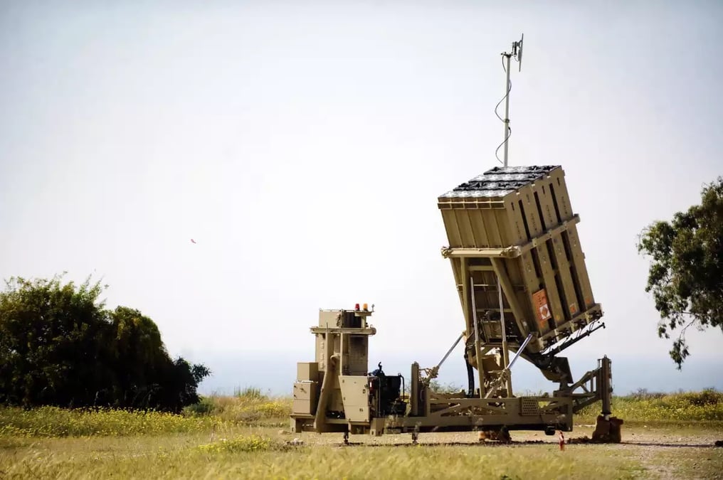 Une batterie Iron Dome déployée à proximité de la ville d'Ashkelon, au nord de la Bande de Gaza, en 2011.