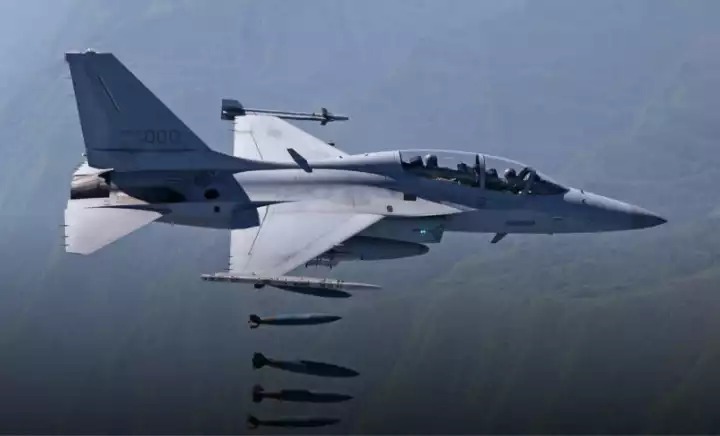 Avion léger d'attaque au sol FA-50.