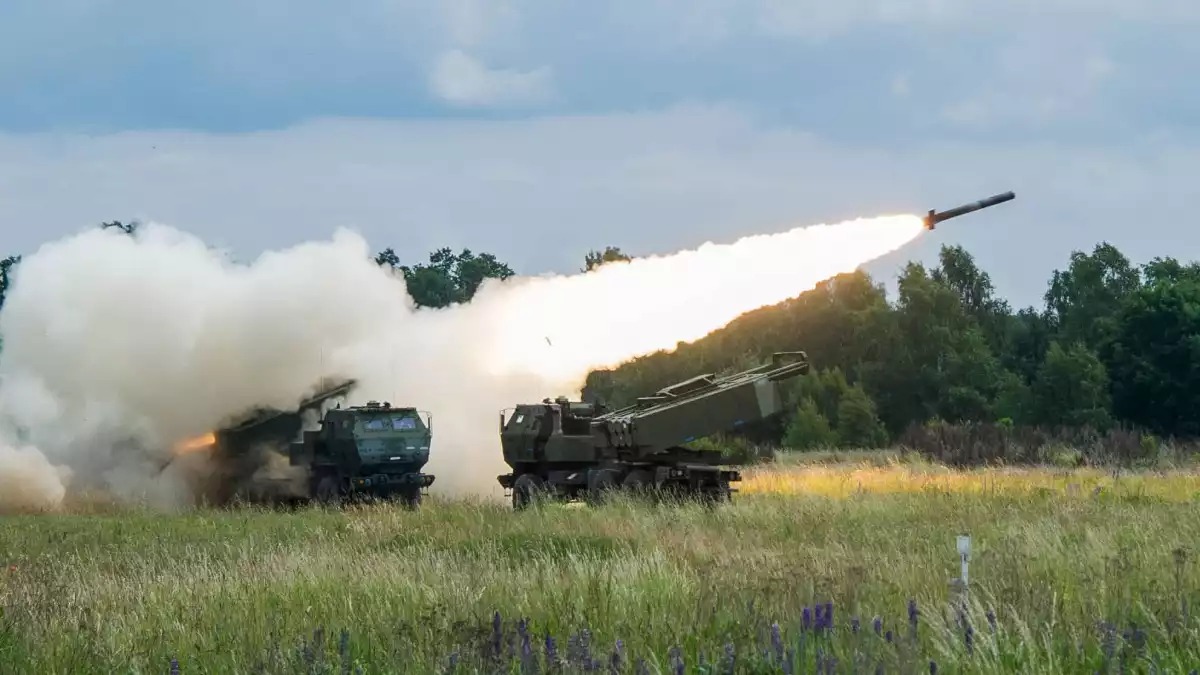 Lance-roquettes multiple M142 HIMARS américains en Pologne.