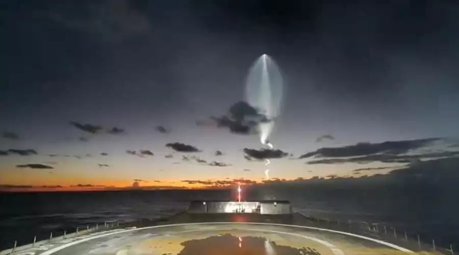 F9-barge