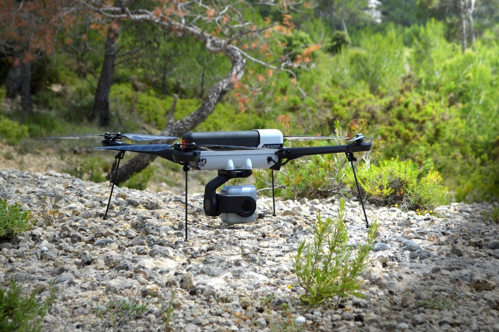 Le NX100 permet de mener des missions d'observation.