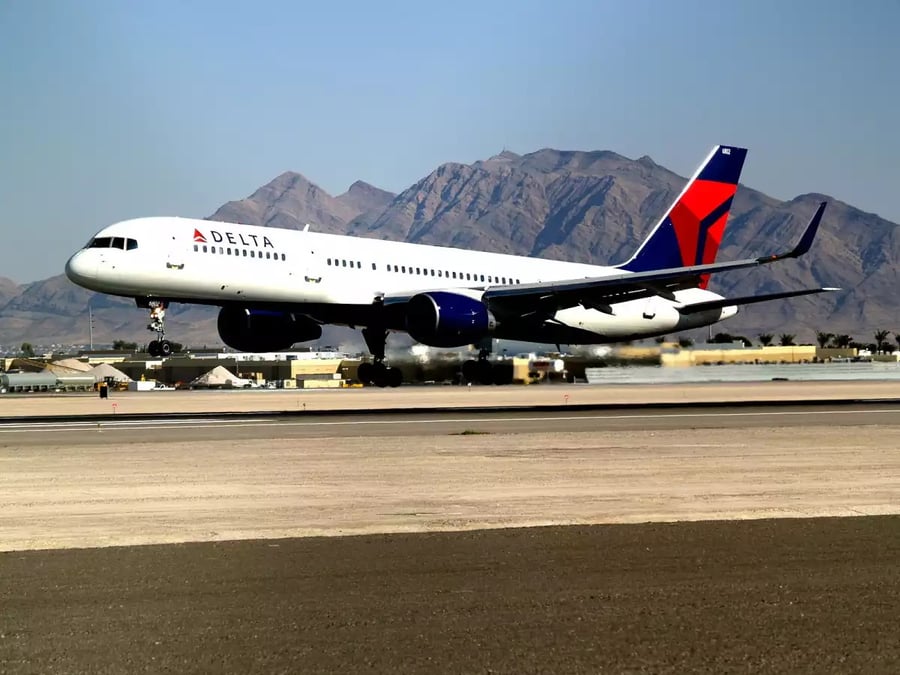 Boeing_757-200_Delta_Air_Lines